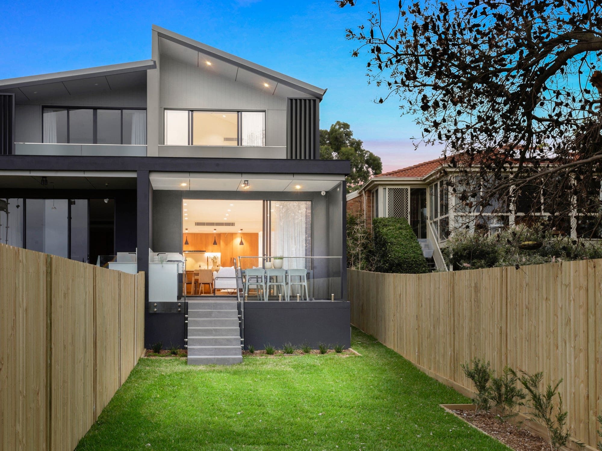 Anzac Parade Duplexes, Chifley